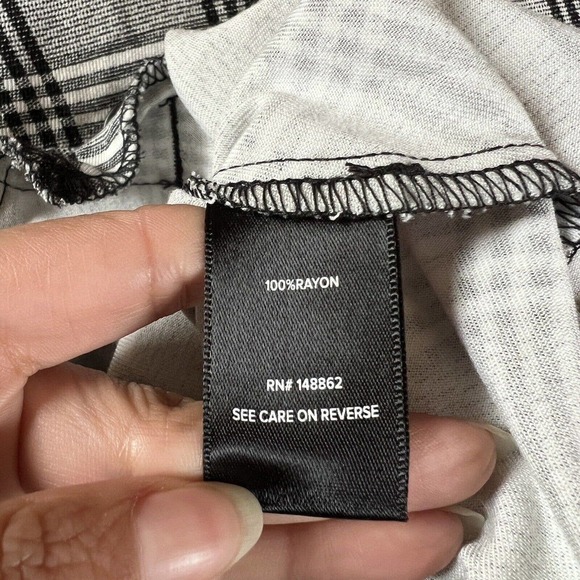 Torrid Bomber Jacket Womens 1X Black White‎ Pink Plaid Twill Snap Front - Picture 10 of 10